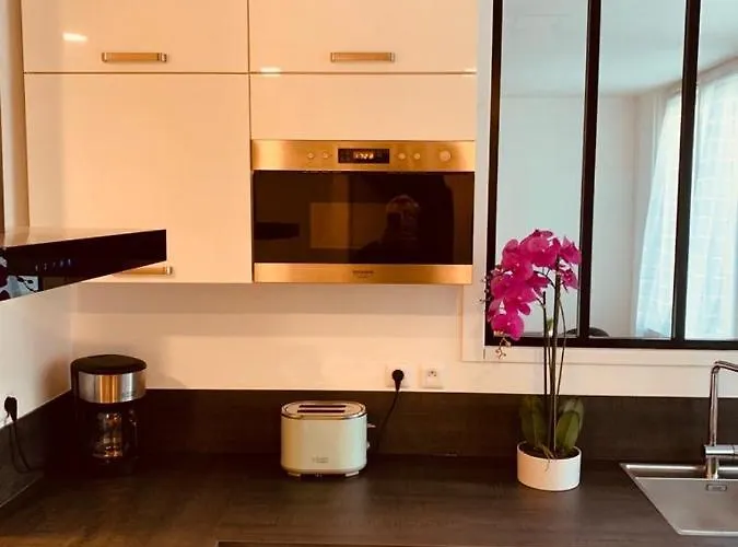 Апартаменты Spacieux Centre Gare Visitation