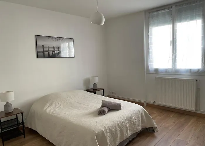 Апартаменты Spacieux Centre Gare Visitation *