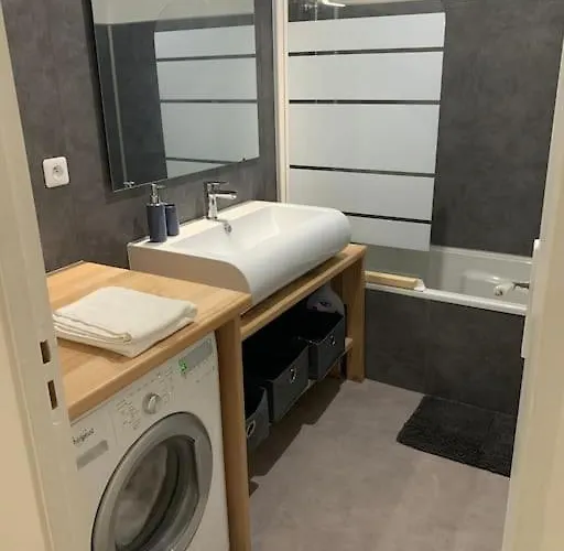 Апартаменты Spacieux Centre Gare Visitation