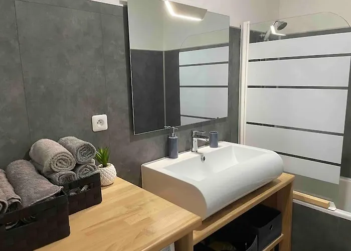 Апартаменты Spacieux Centre Gare Visitation